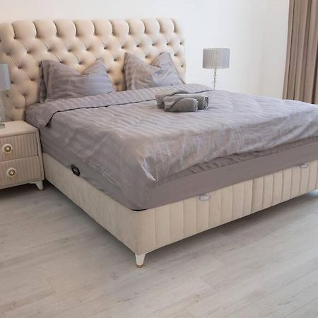 Luxury 2 Bedroom Apartment Бухарест Экстерьер фото