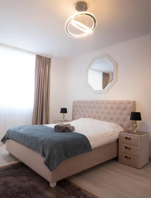 Luxury 2 Bedroom Apartment Бухарест Экстерьер фото